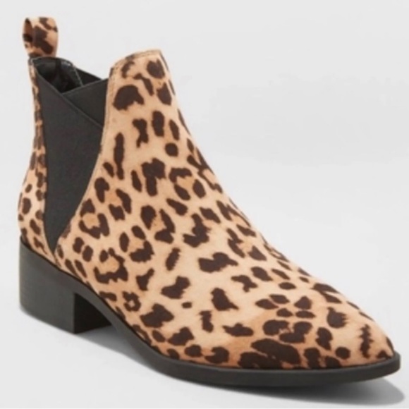 🐆NIB CHEETAH ANKLE BOOTIES - Picture 2 of 10